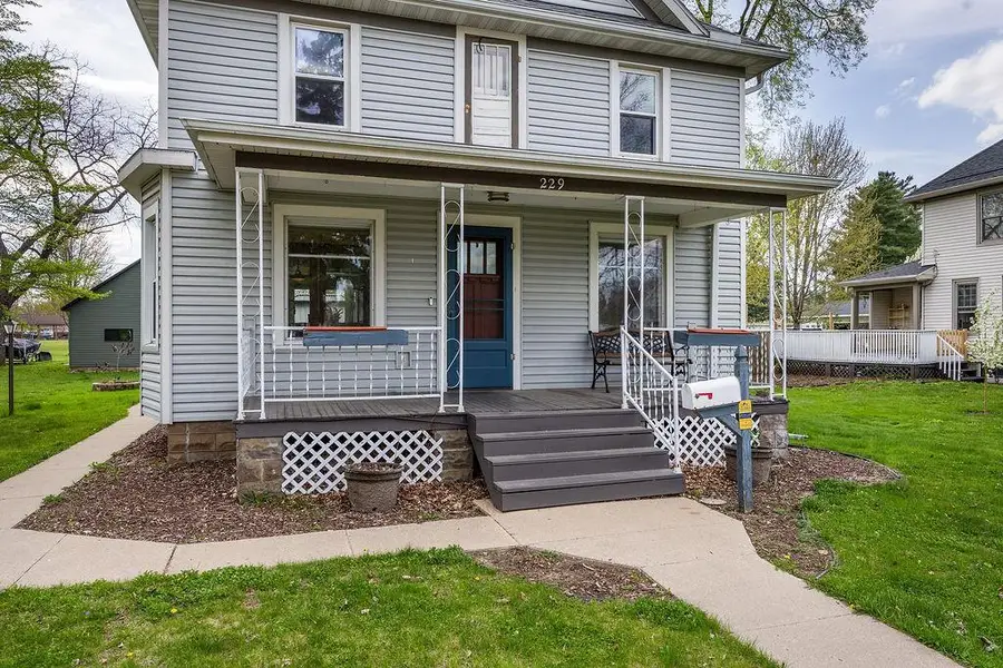 229 Washington Street, Sauk City, WI 53583 - #3