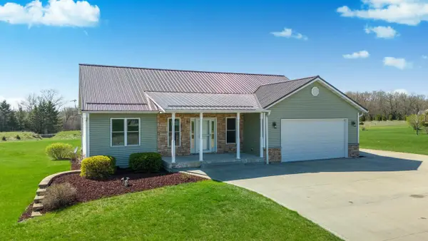 W7379 White Oak Run, Pardeeville, WI 53954