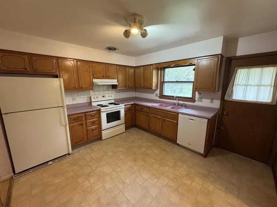 18 Kenosha Drive, Madison, WI 53705 - #2