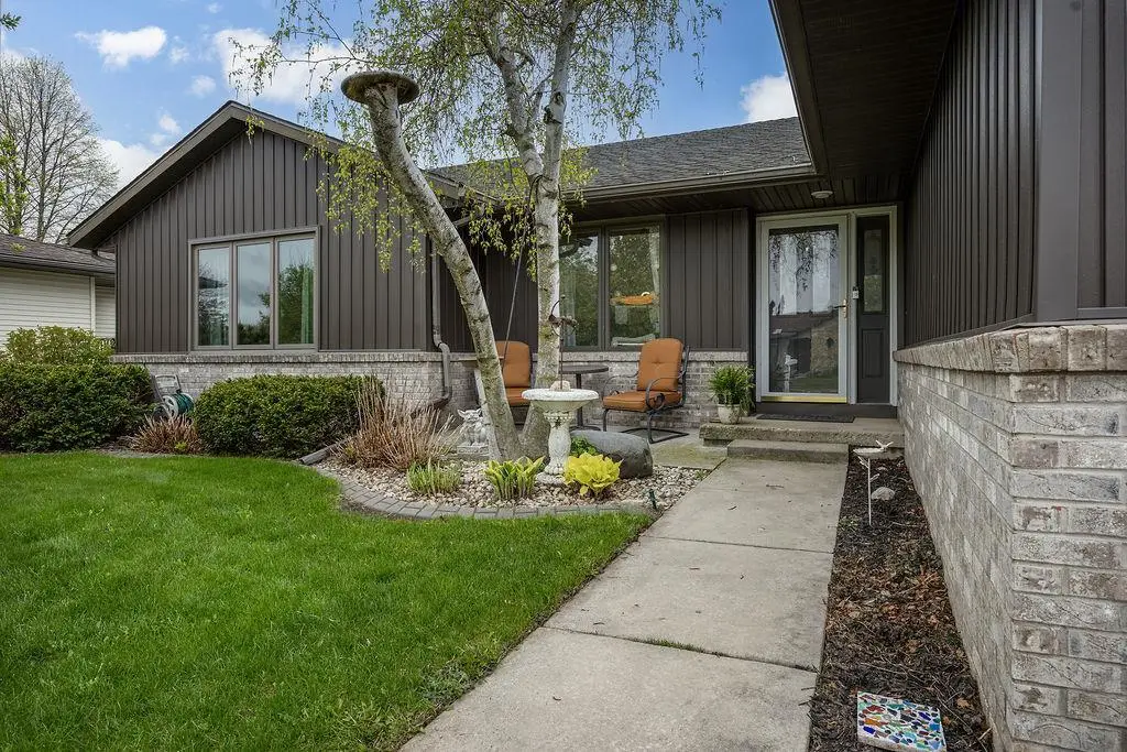 121 Stonehaven Drive, Sun Prairie, WI 53590 - #1