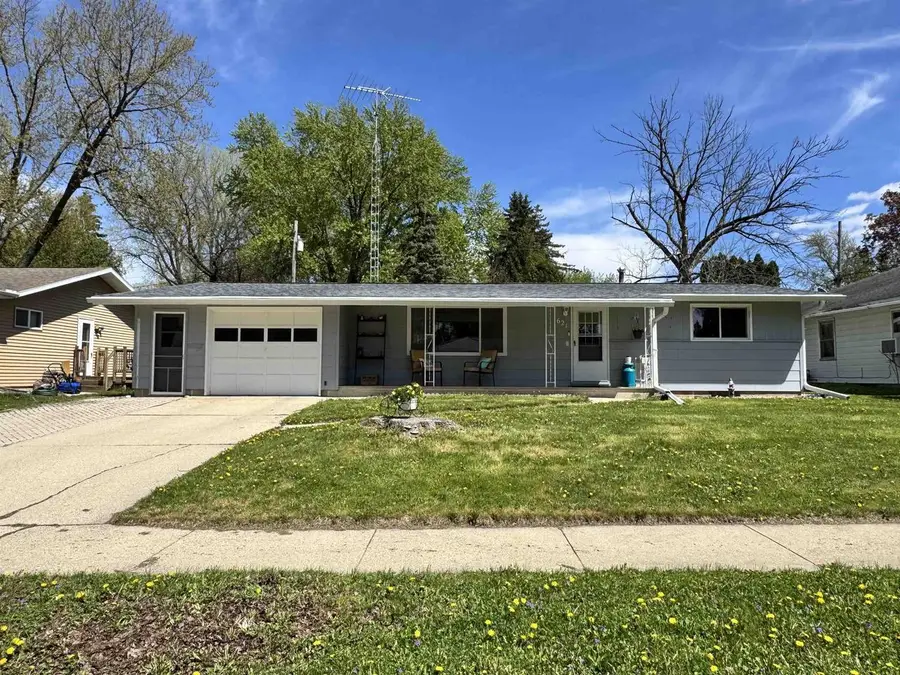 621 West Street, Beaver Dam, WI 53916 - #3