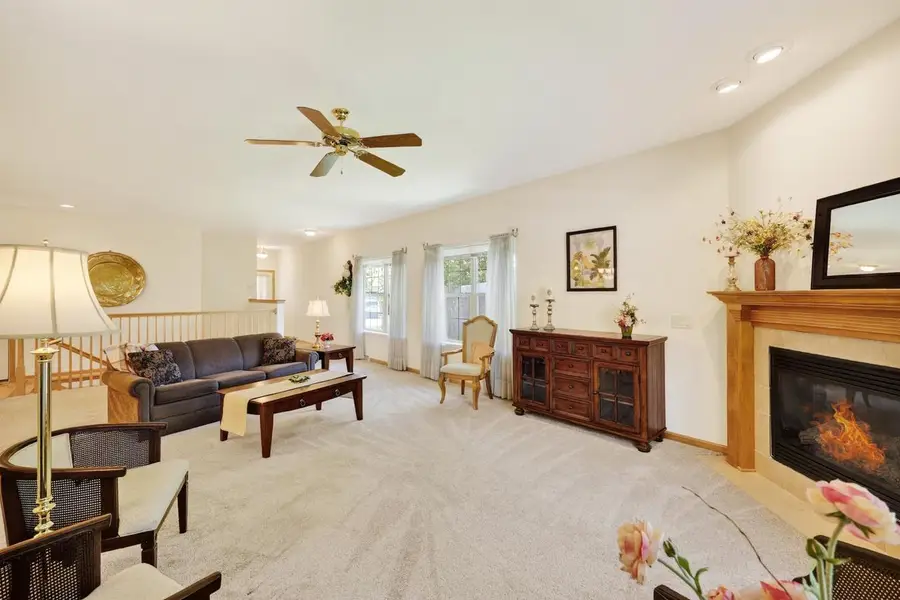 672 Clardell Drive, Sun Prairie, WI 53590 - #2