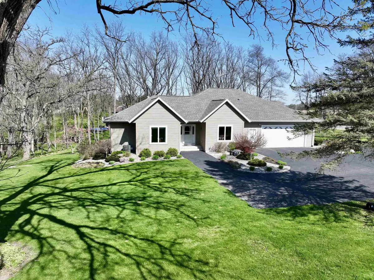 5609 COUNTY ROAD F, Janesville, WI 53545 - #1