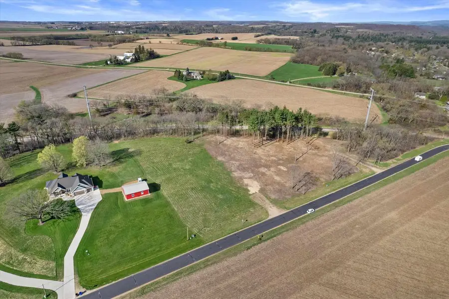 W8011 Loveland Road, Poynette, WI 53955 - #2