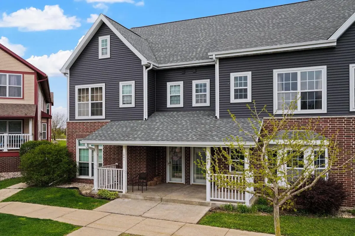1045 Providence Common, Sun Prairie, WI 53590 - #1