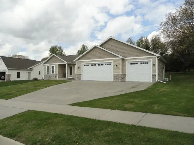 525 Eagle Ridge Ln, Portage, WI 53901 - #3