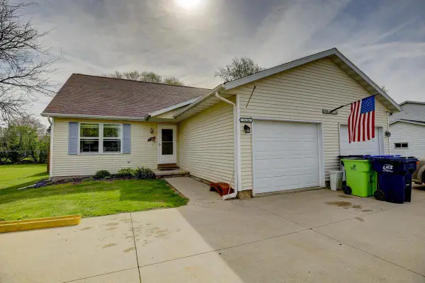 1124 Hubbell Street, Marshall, WI 53559
