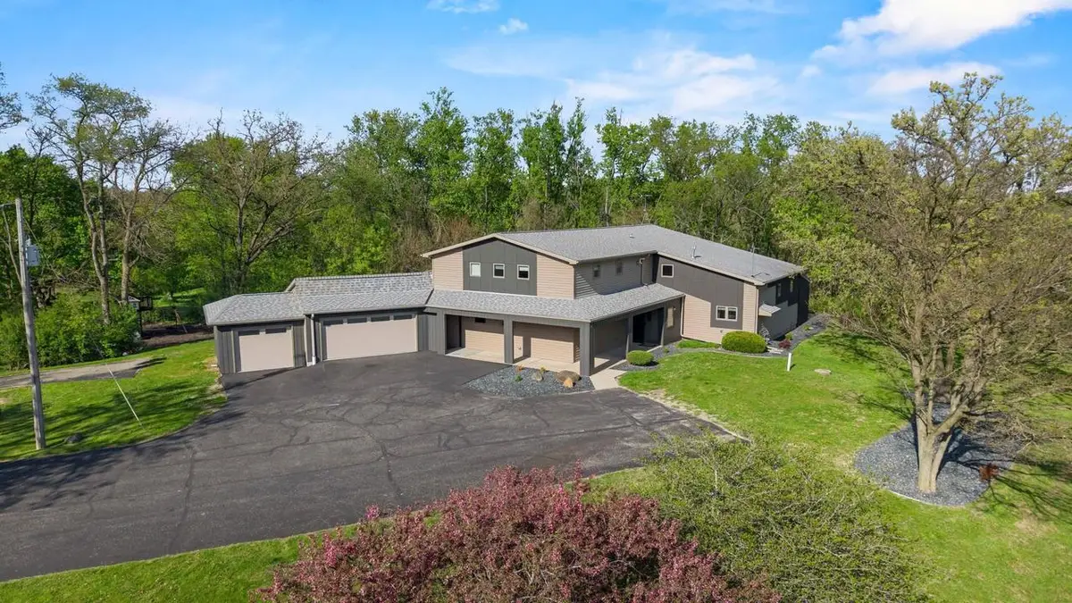 5416 County Road H, Janesville, WI 53548 - #1