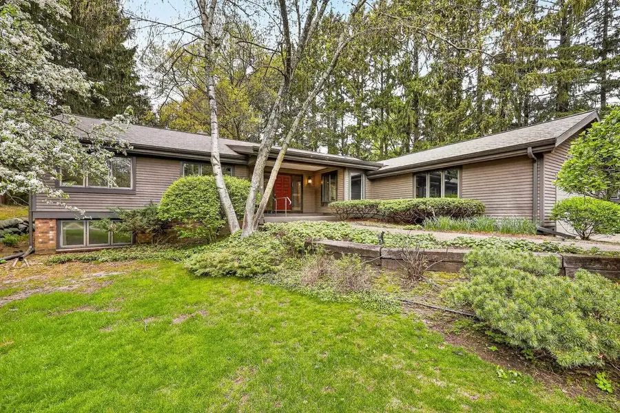 18 Larch Circle, Madison, WI 53705 - #2
