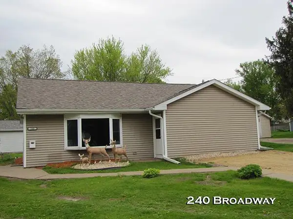 240 Broadway Street, Platteville, WI 53818