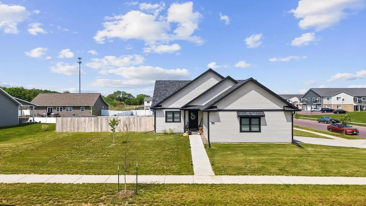 721 Roosevelt Street, Baraboo, WI 53913 - #1