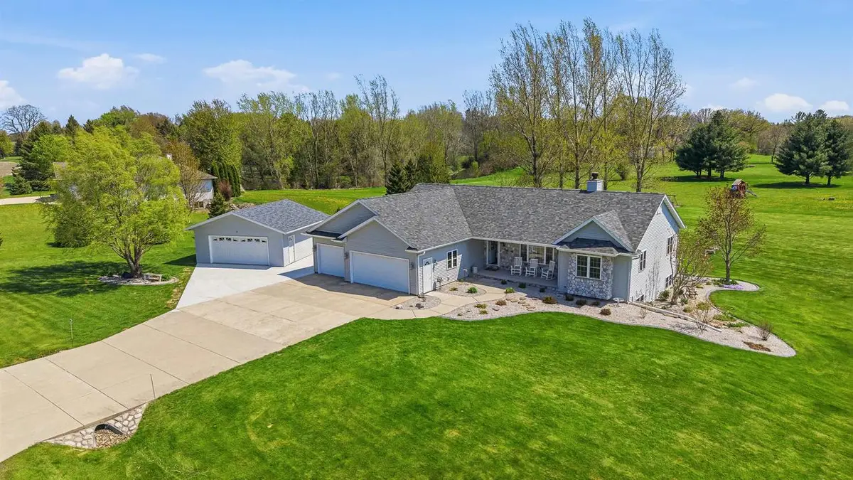 W7545 Country Drive, Beaver Dam, WI 53916 - #1
