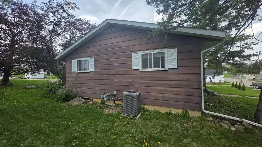133 Jackson Street, Lancaster, WI 53813 - #3