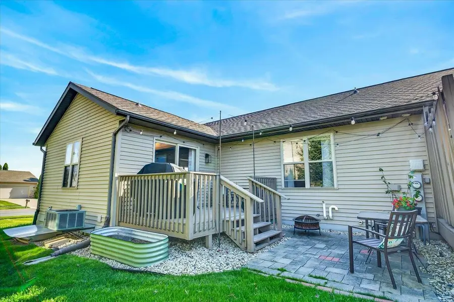 806 Longwood Drive, Oregon, WI 53575 - #2