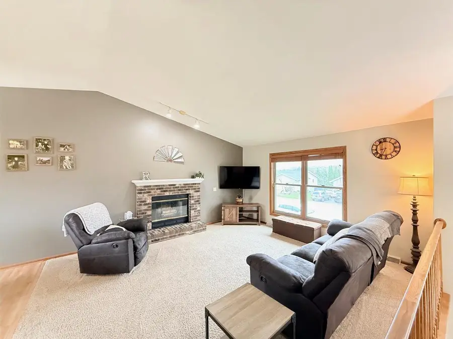 516 Mohawk Trail, Deforest, WI 53532 - #2