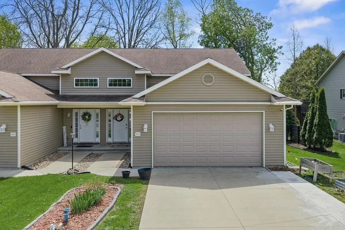 425 14th Avenue, Baraboo, WI 53913 - #1