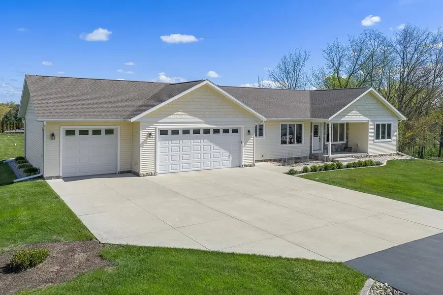 W10138 Tesser Trail, Portage, WI 53901 - #2