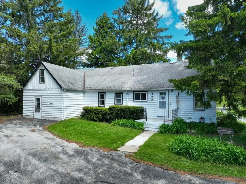 2901 Forest Avenue, Franklin, WI 53132 - #2