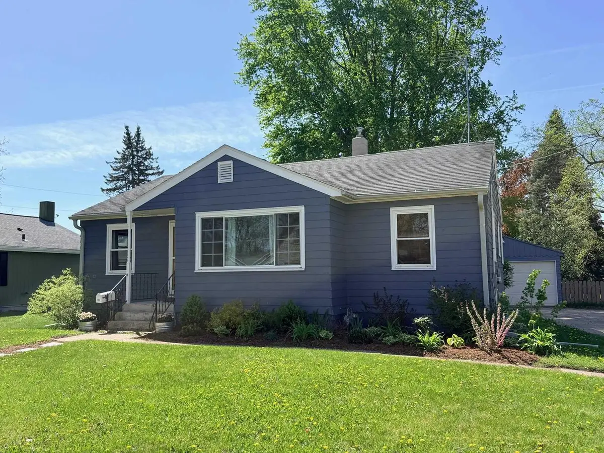 893 Prairie Street, Prairie Du Sac, WI 53578 - #1