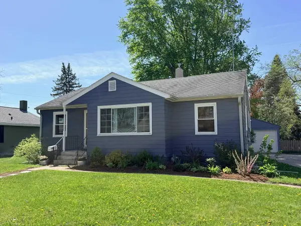893 Prairie Street, Prairie Du Sac, WI 53578