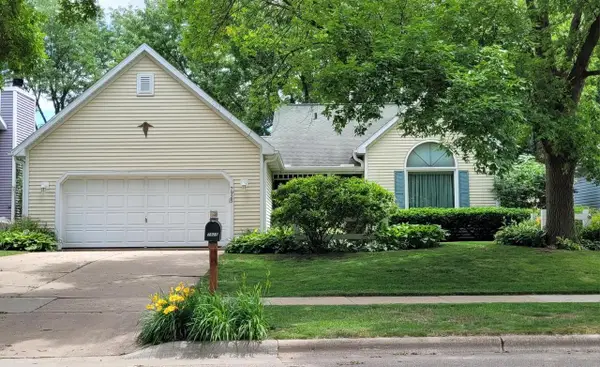 7925 W Oakbrook Circle, Madison, WI 53717