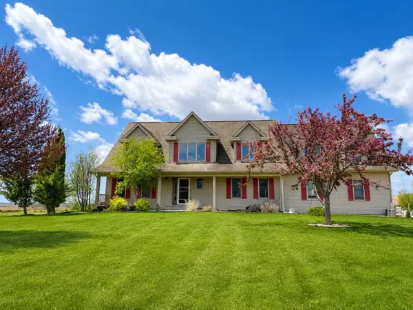 8632 Stone Farm Road, Edgerton, WI 53534
