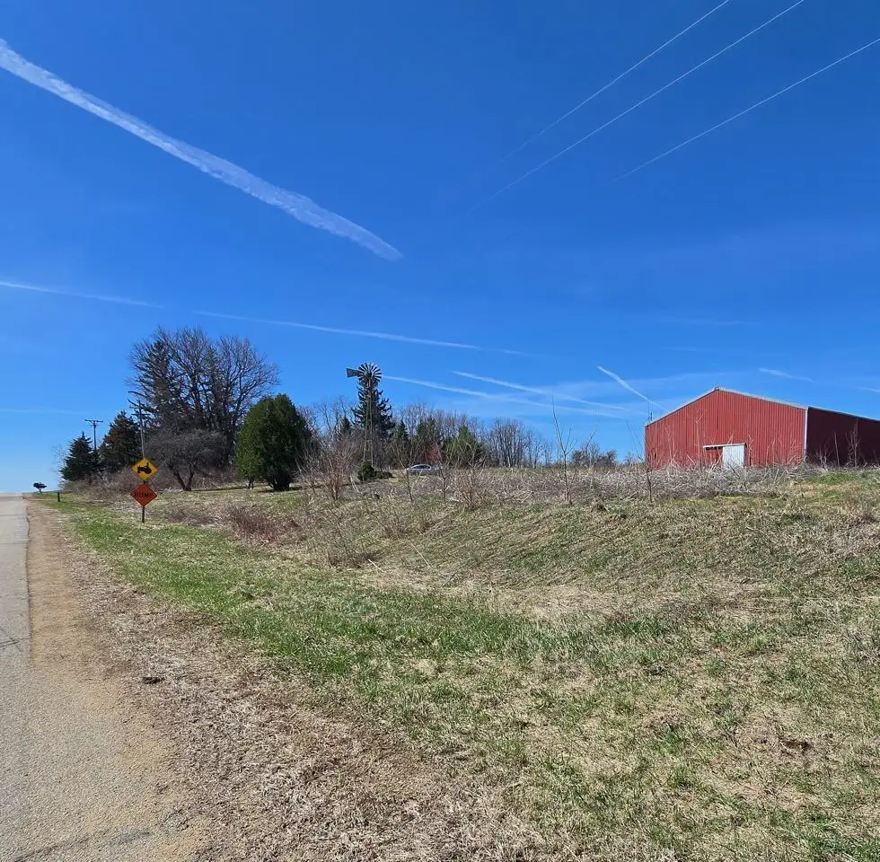 3762 County Road Z, Dodgeville, WI 53533 - #1