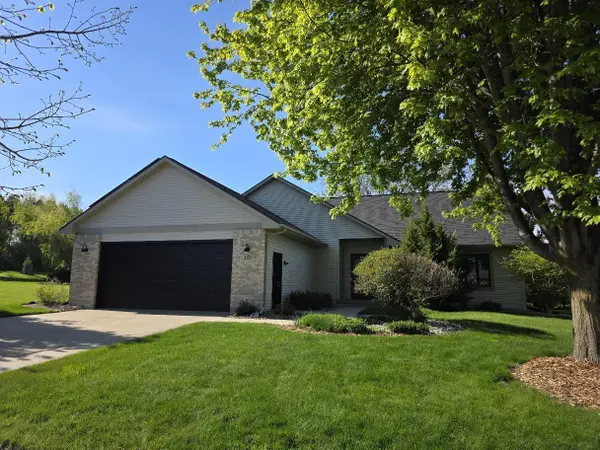 125 Meadow Ridge Lane, Madison, WI 53704