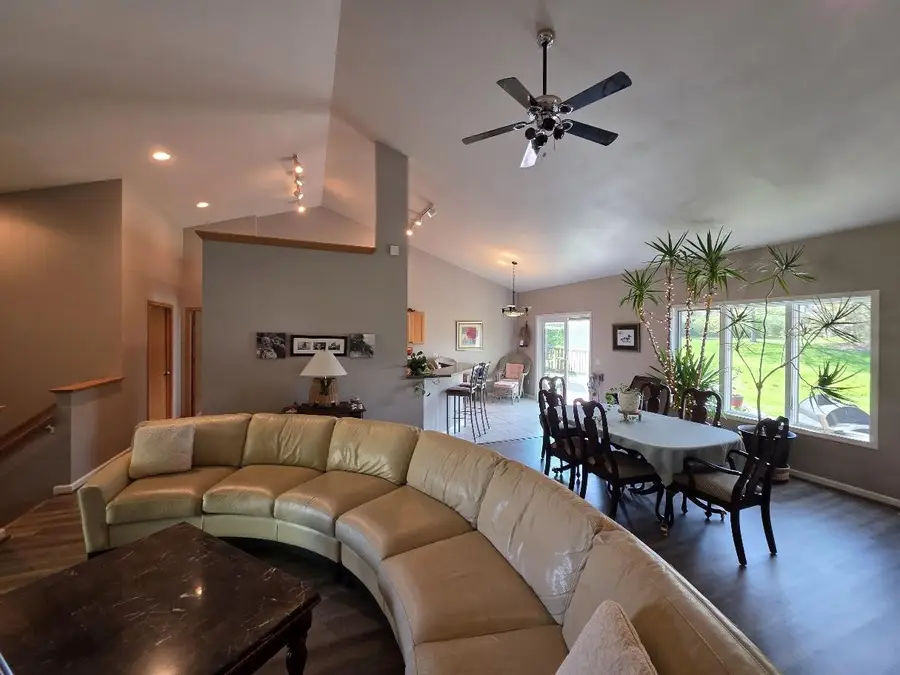 125 Meadow Ridge Lane, Madison, WI 53704 - #3