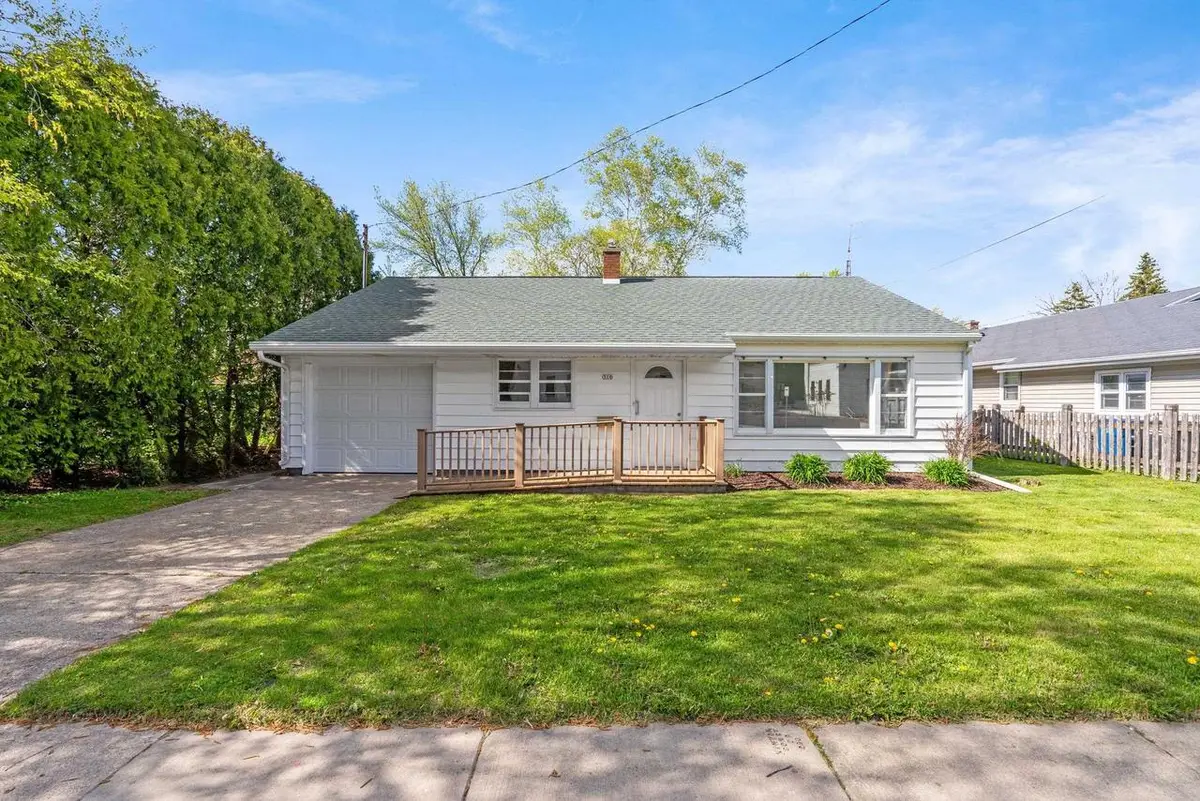 310 Nevada Avenue, Oshkosh, WI 54901 - #1