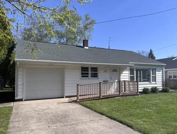 310 Nevada Avenue, Oshkosh, WI 54901 - #2