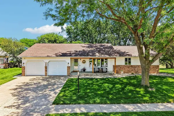 1102 S Holiday Drive, Waunakee, WI 53597