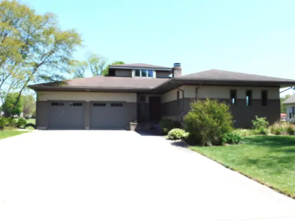 555 Washington Street, Spring Green, WI 53588