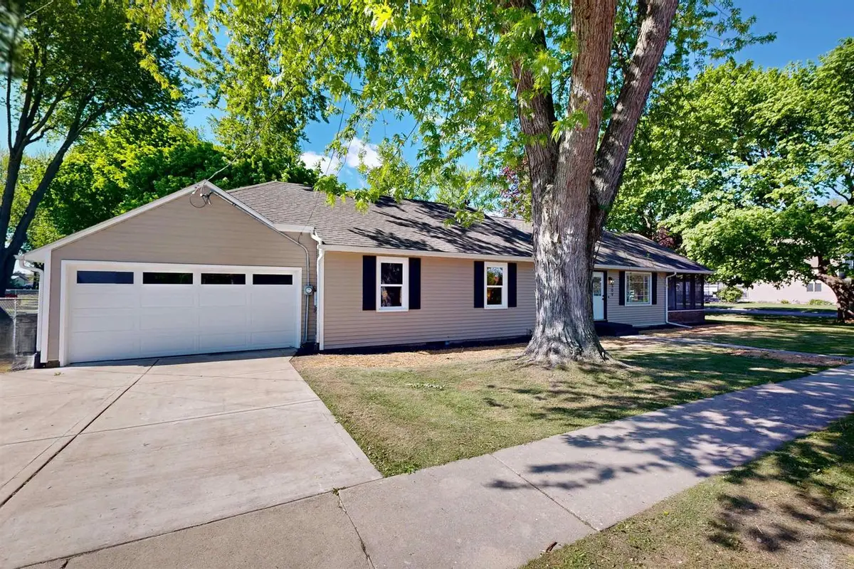 309 Howard Street, Walworth, WI 53184 - #1