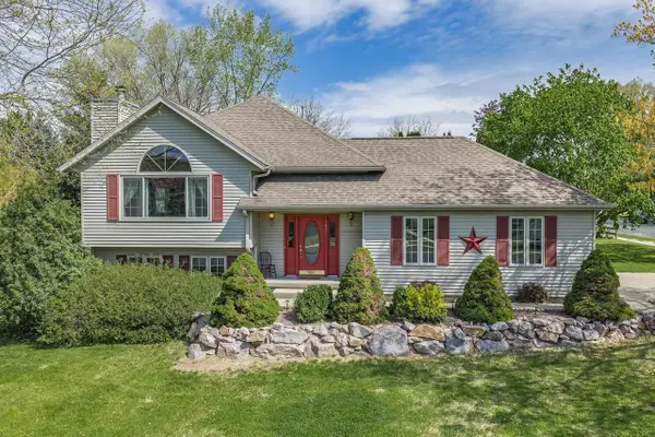 1827 Huntington Park Drive, Reedsburg, WI 53959