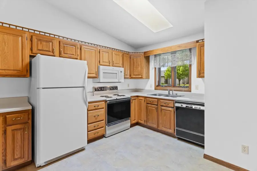 639 Wood Violet Lane, Sun Prairie, WI 53590 - #2