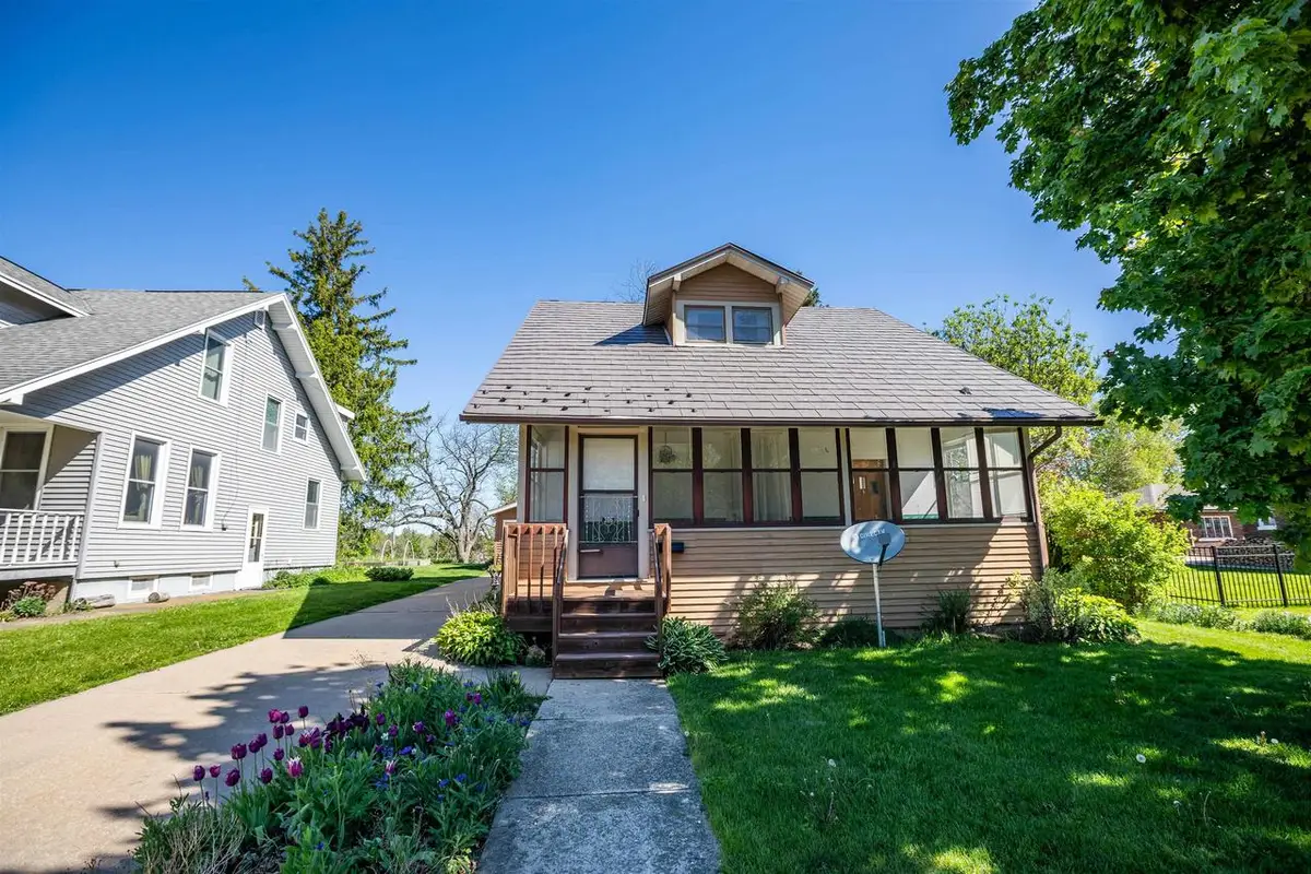 306 Chapel Street, Dodgeville, WI 53533 - #1