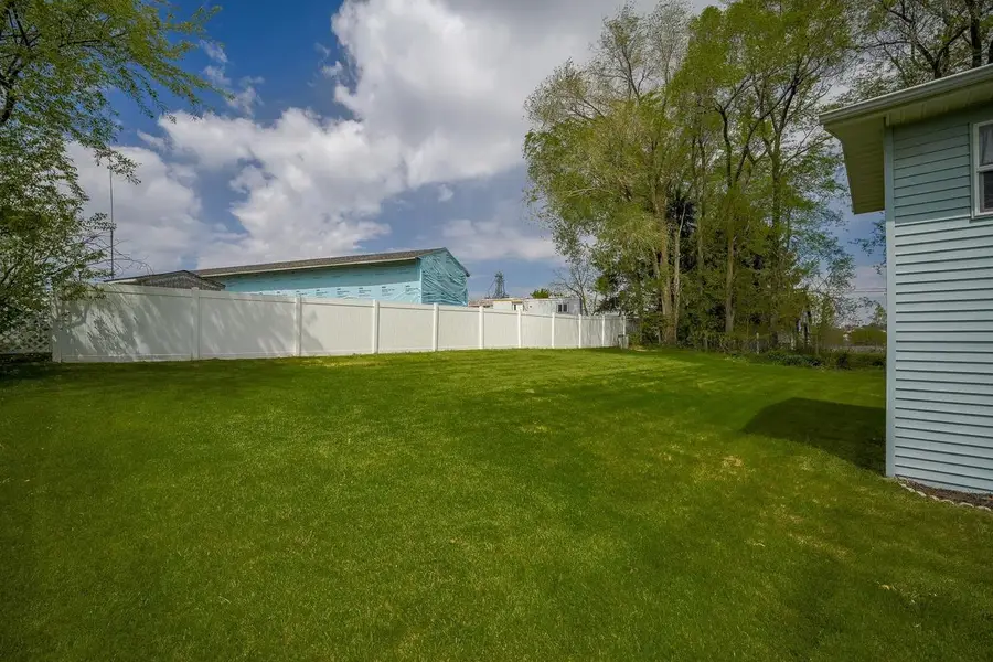 2107 4th Avenue, Monroe, WI 53566 - #3