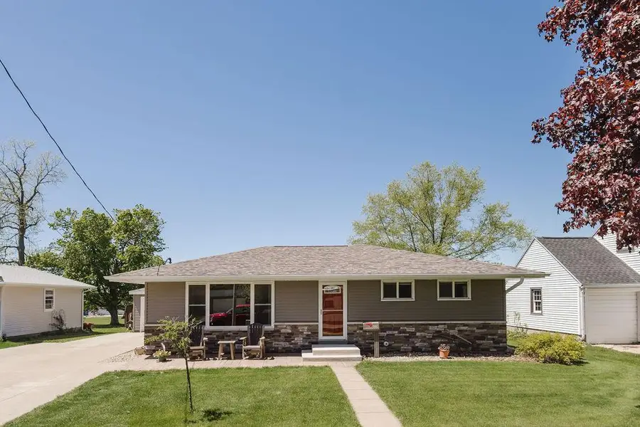 880 2nd Street, Platteville, WI 53818 - #2