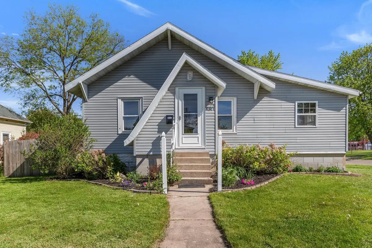 431 5th Street, Baraboo, WI 53913 - #1