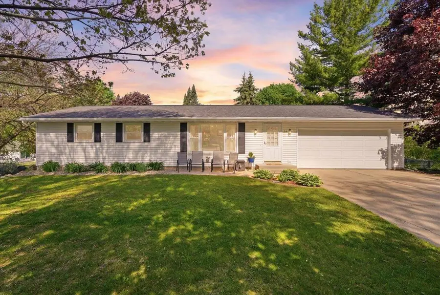 118 Violet Circle, Madison, WI 53714 - #2