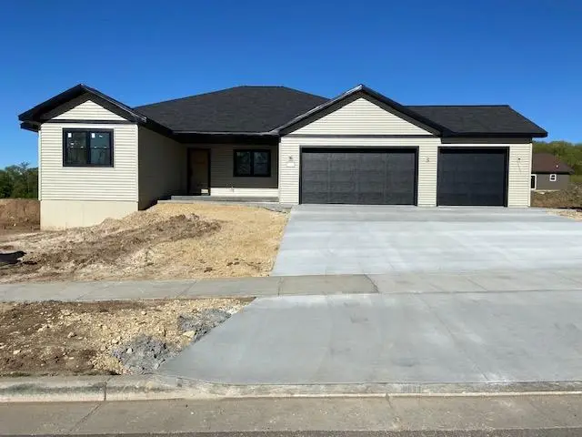 321 Roosevelt Street, Baraboo, WI 53913 - #1