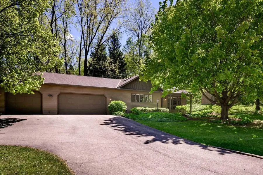 8029 Shag Bark Circle, Cross Plains, WI 53528 - #2