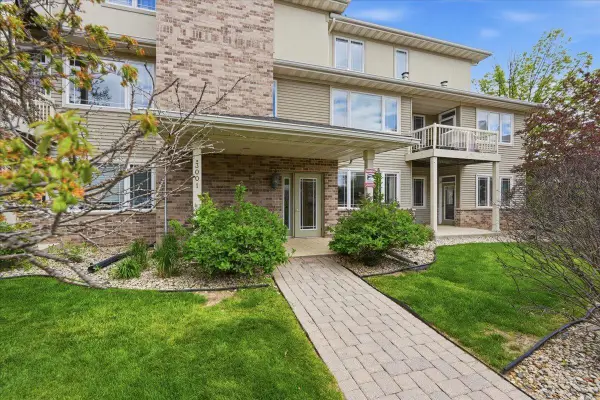 3001 Stratton Way #105, Madison, WI 53719