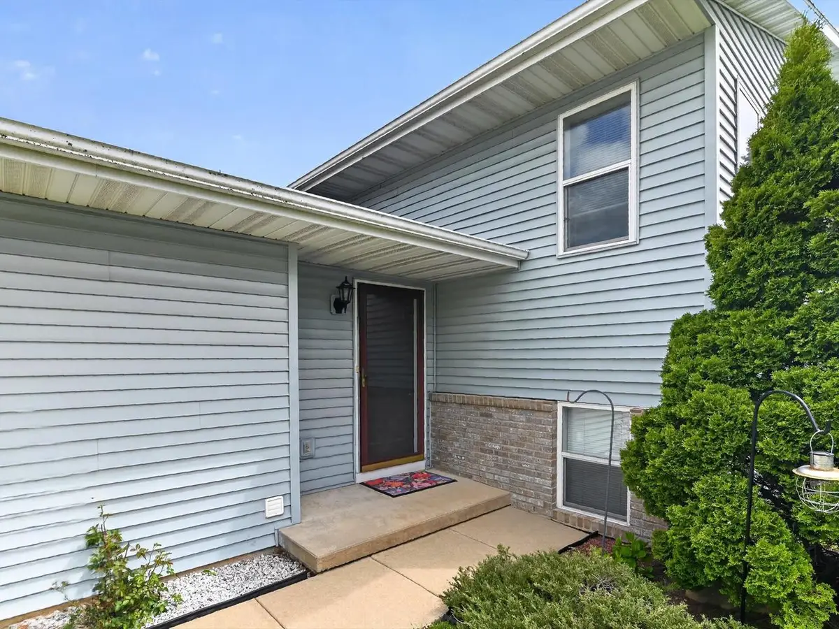 808A Clover Lane, Cottage Grove, WI 53527 - #1