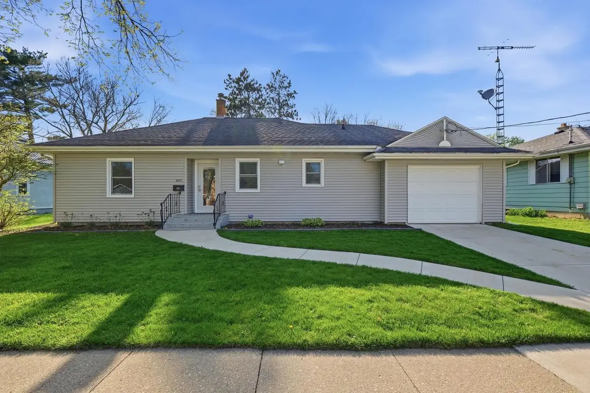803 E 4th Avenue, Brodhead, WI 53520 - #1