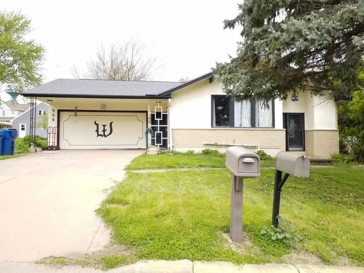 1910 16th Street, Hazel Green, WI 53811 - #1
