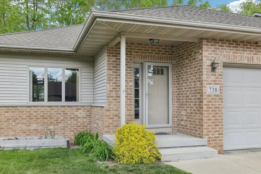 738 8th Street, Prairie Du Sac, WI 53578 - #3