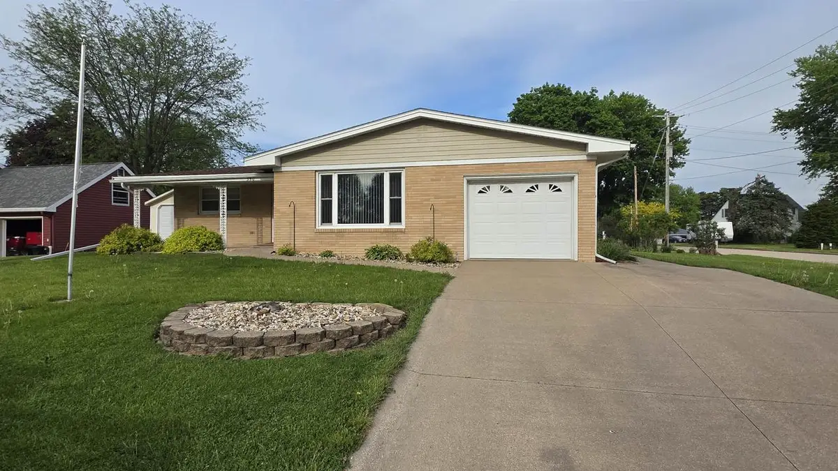 350 S Taylor Street, Lancaster, WI 53813 - #1
