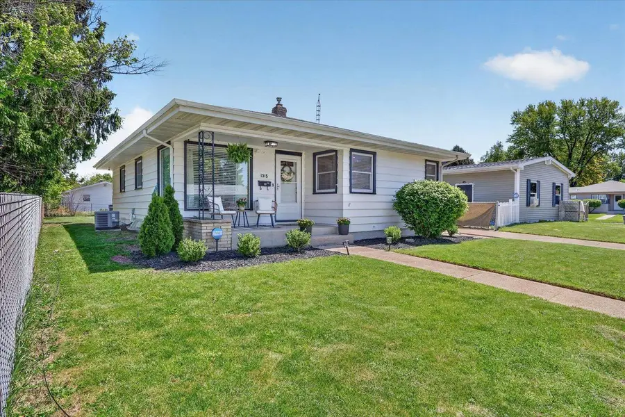 1315 S Pearl Street, Janesville, WI 53546 - #2